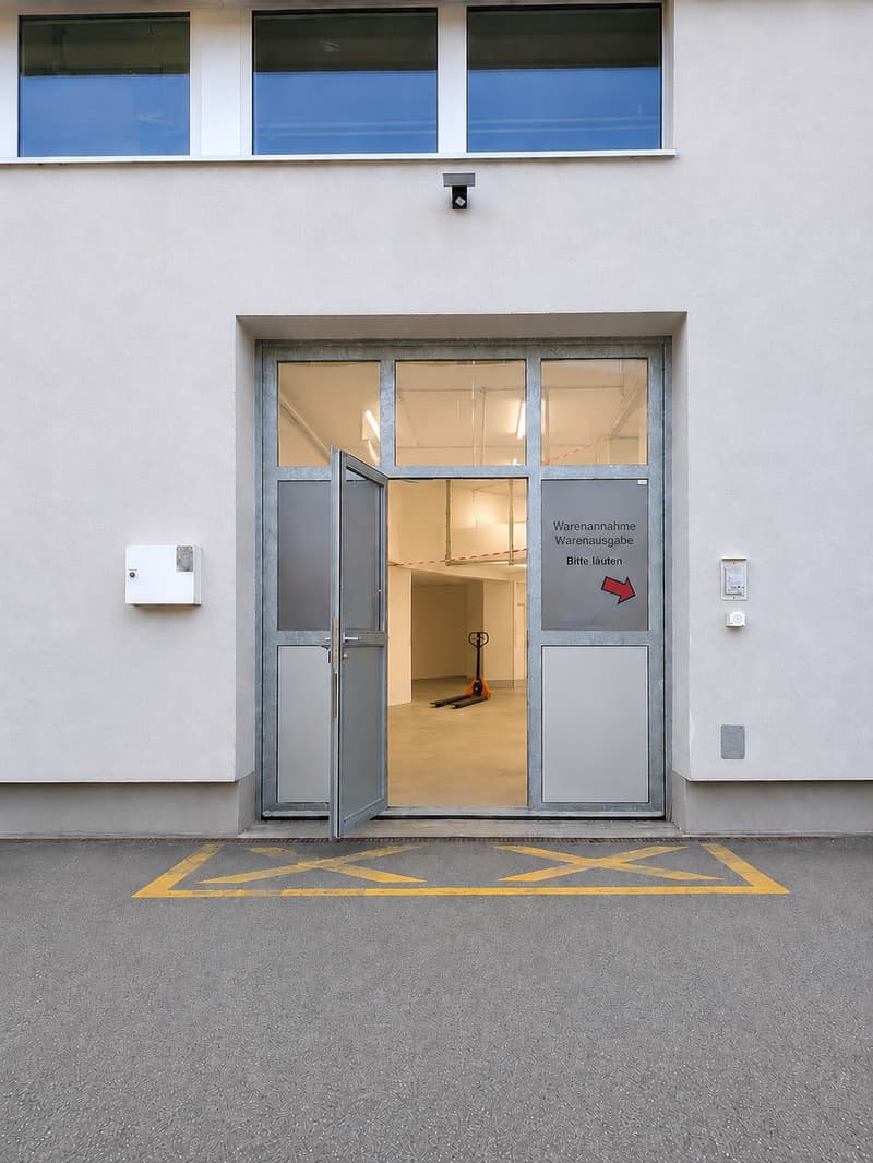Spazio di stoccaggio efficiente con accesso diretto e collegamento ottimale (2)