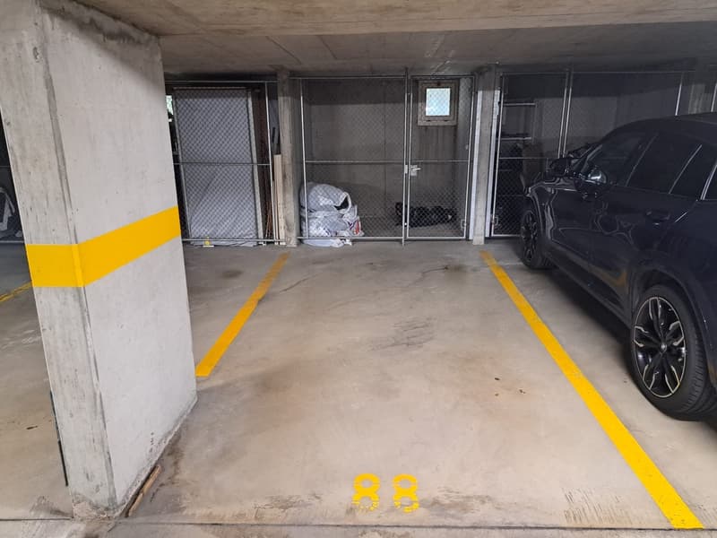 Tiefgaragenparkplatz mit Abstellplatz in Gossau zu verkaufen (2)