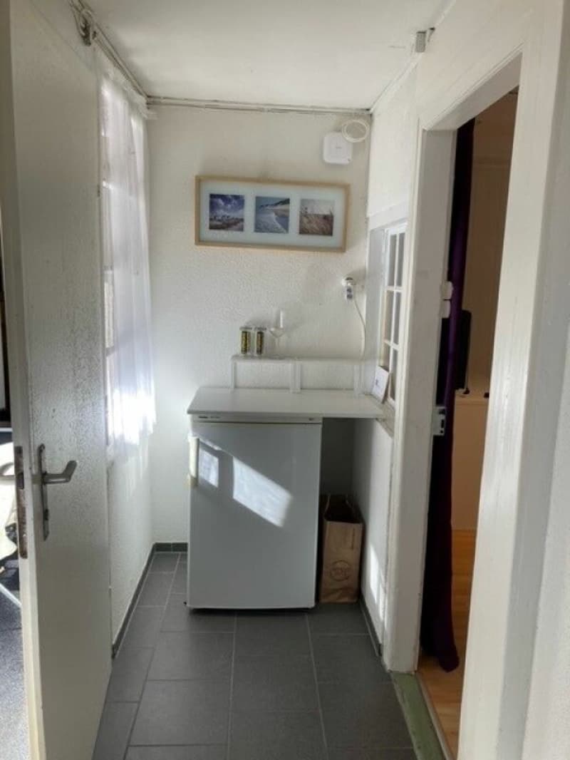 Furnished small 3-room guest house (No kitchen!) (6)