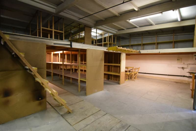 Lagerhalle im Zentrum von Neuhausen (3)