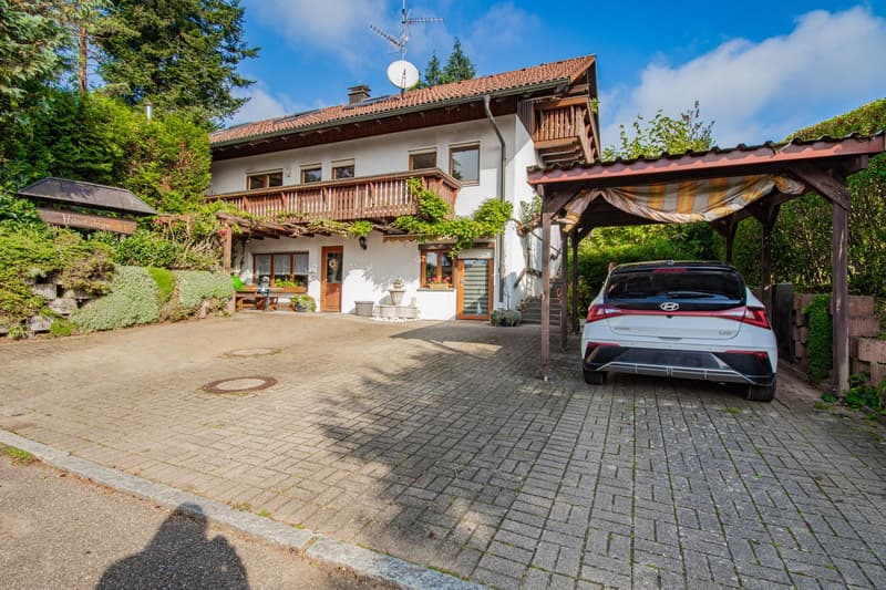 Two well-maintained condominiums with large garden in Rickenbach - Egg (33)