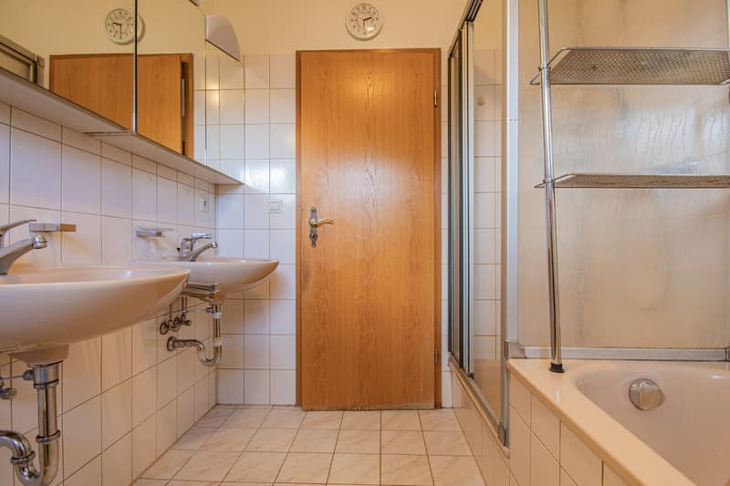 Two well-maintained condominiums with large garden in Rickenbach - Egg (17)
