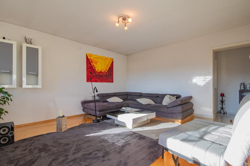 Spacious single-family house with annex in popular residential area in Hohentengen (9)