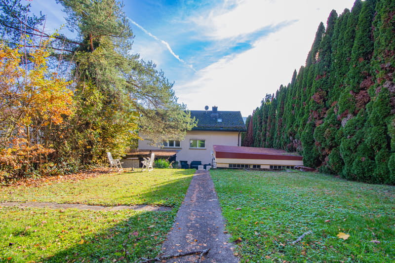Spacious single-family house with annex in popular residential area in Hohentengen (15)
