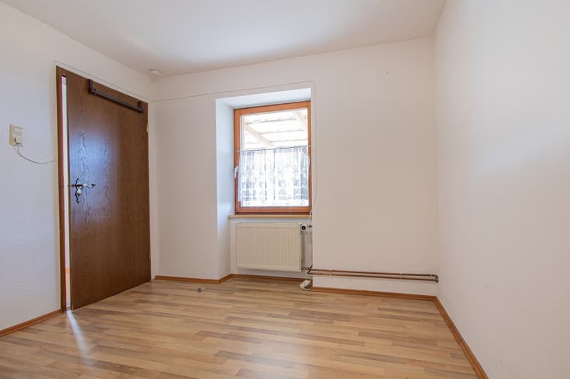 Vivre avec une vue : maison unifamiliale avec annexe et terrasse de rêve dans le vert à Hohenfels (20)