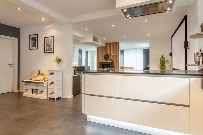 Living with style – Spacious house on a large plot in Tiengen (3)