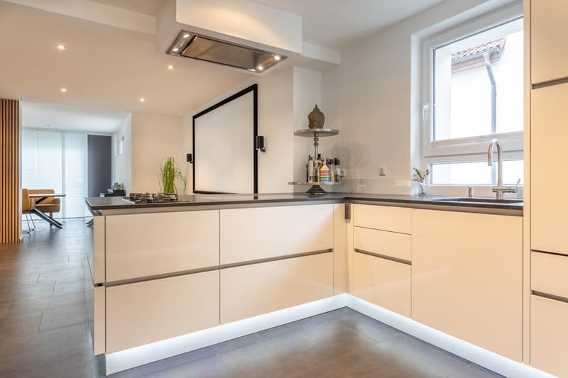 Living with style – Spacious house on a large plot in Tiengen (2)
