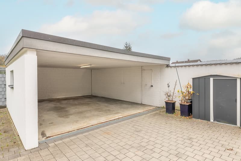 Living with style – Spacious house on a large plot in Tiengen (12)