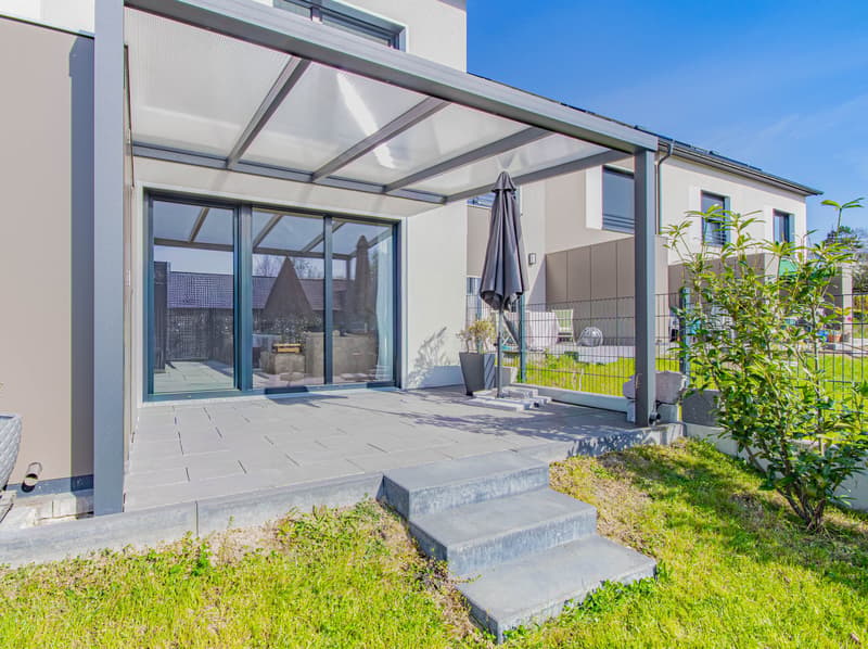 Votre nouvelle maison – maison mitoyenne quasi neuve avec terrasse à Horheim (18)