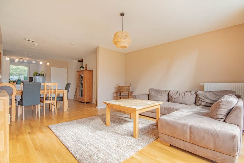 Votre nouvelle maison – maison mitoyenne quasi neuve avec terrasse à Horheim (4)