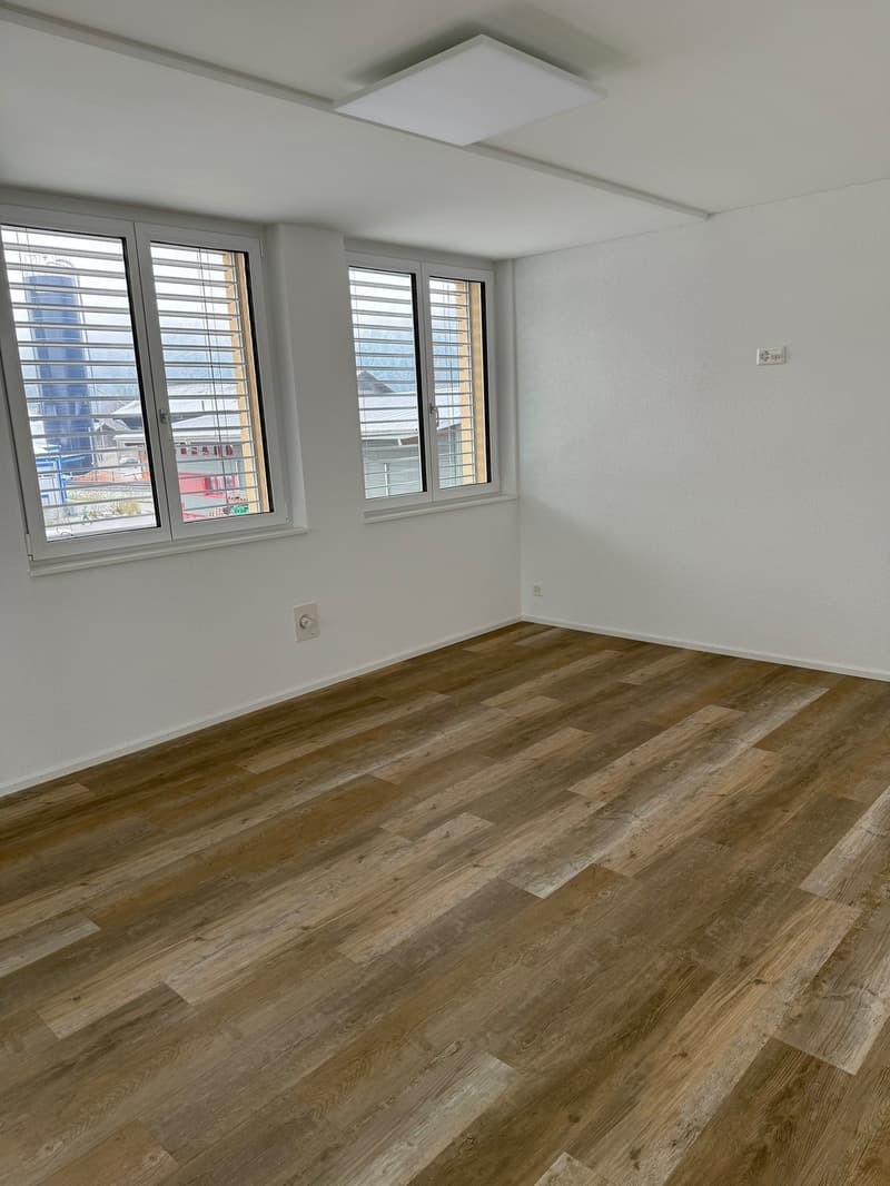 Einzelbüro mit Glaswandabtrennung