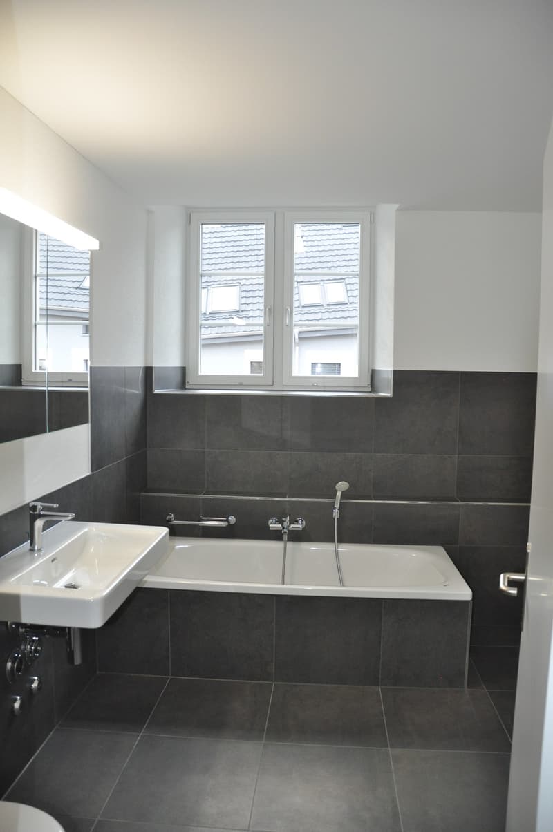Nasszelle mit Badewanne