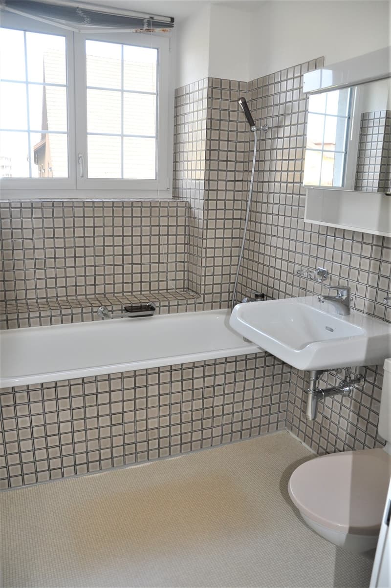 Nasszelle mit Badewanne
