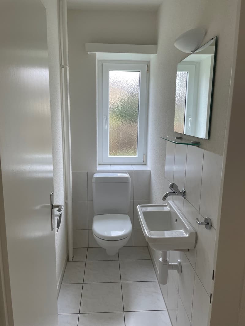 separates WC