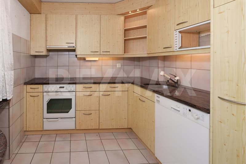 Attractive single-family house with annex and 746m² plot (4)