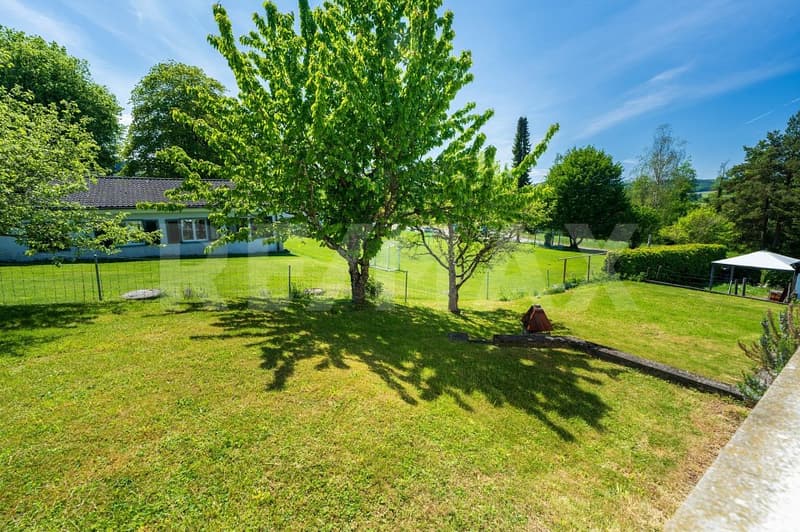 Attractive single-family house with annex and 746m² plot (3)