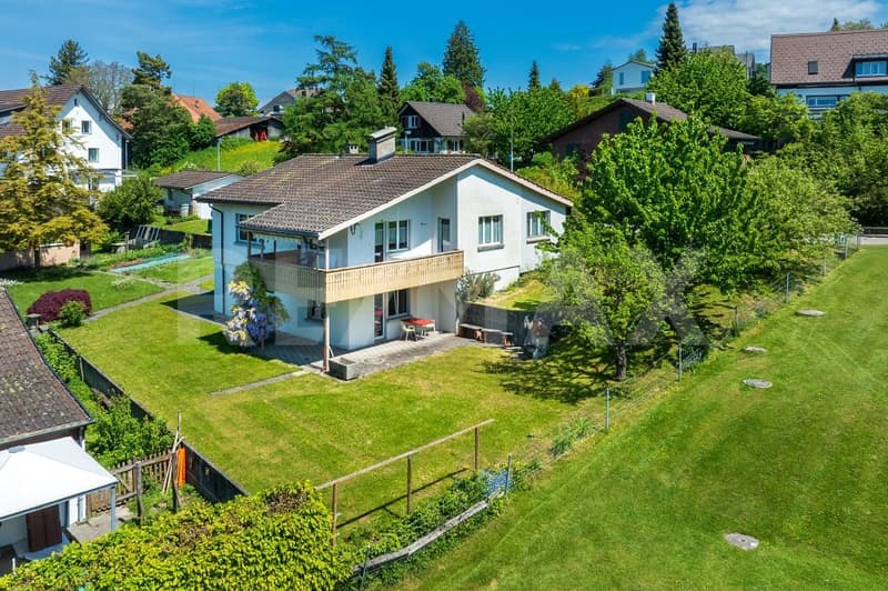 Attractive single-family house with annex and 746m² plot (1)