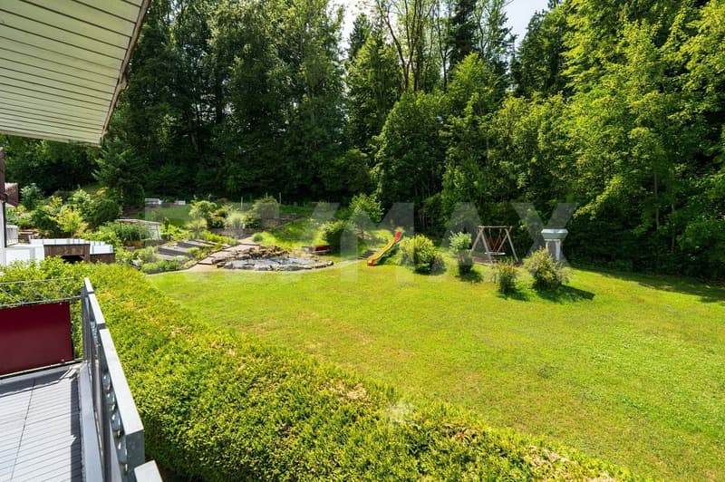 Casa unifamiliare semi-detachata moderna (5)