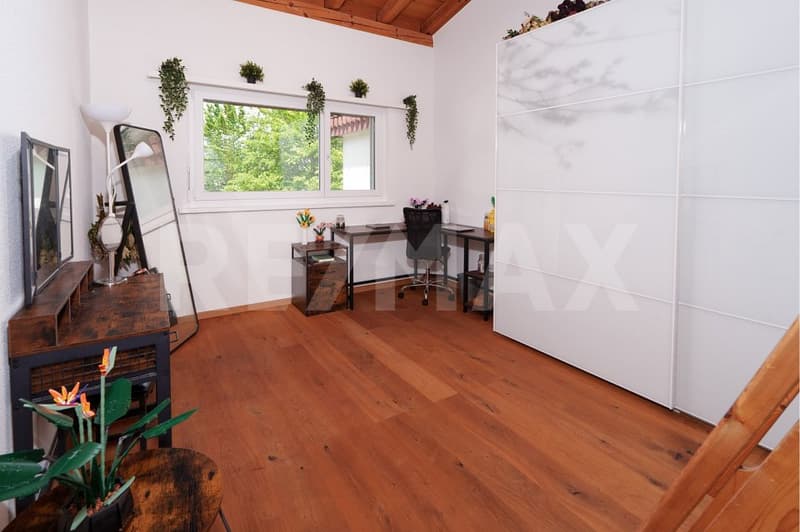 Casa unifamiliare semi-detachata moderna (12)