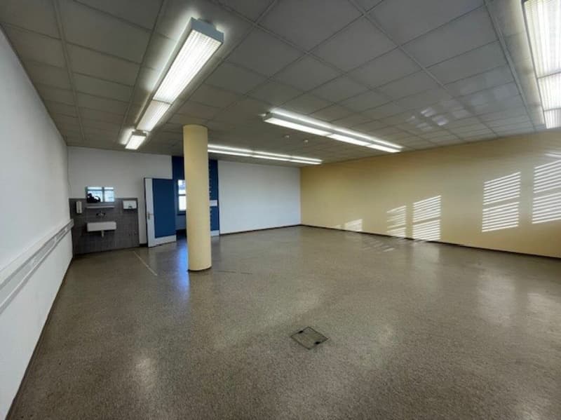 Espace de bureau et commercial à louer dans la région de Rapperswil ! (4)