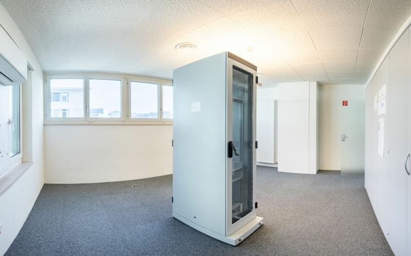 Attraktive Büroräumlichkeiten an zentraler Lage zu vermieten (9)