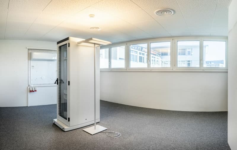 Attraktive Büroräumlichkeiten an zentraler Lage zu vermieten (4)