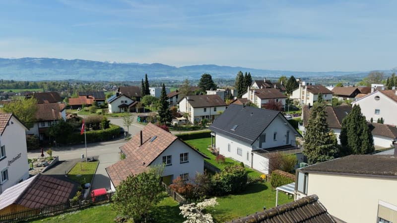 Ihr neues Zuhause: Freistehendes Einfamilienhaus mit traumhaftem Garten (1)