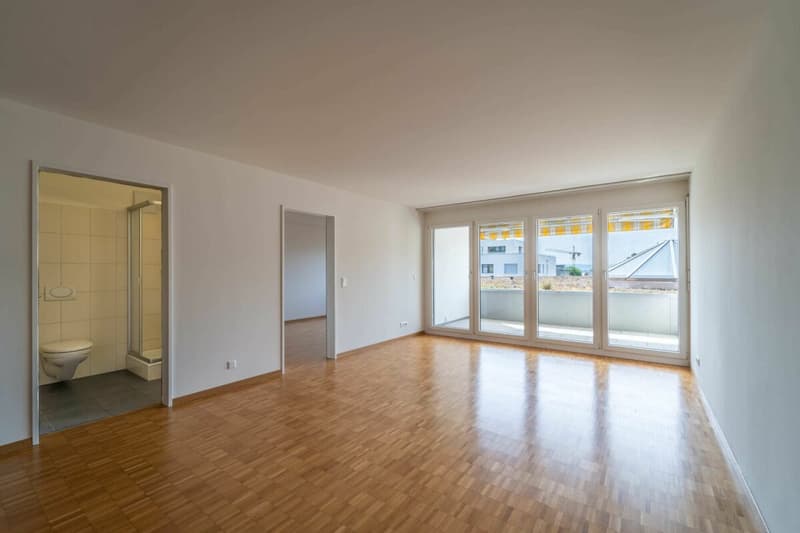 Grosszügige 4.5-Zimmer-Wohnung mit modernem Wohnkomfort (6)