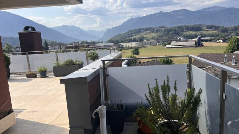 Grosszügige 5.5-ZW mit riesiger Terrasse wartet auf Sie! (12)