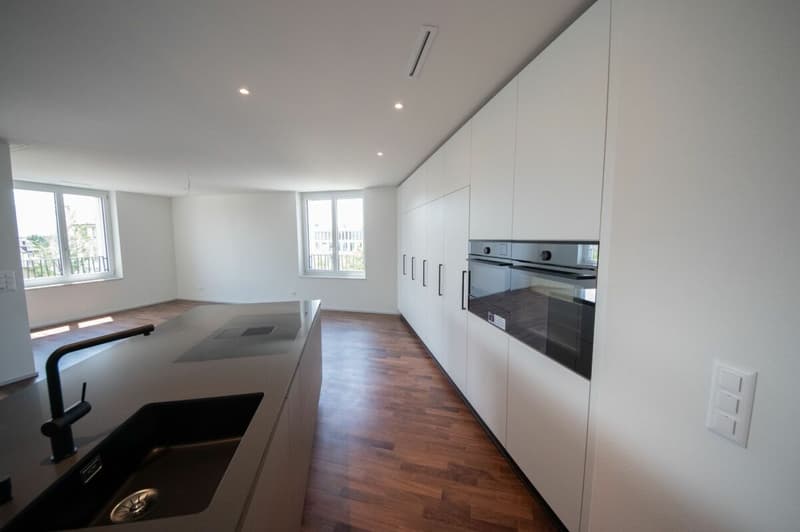Topmoderne 3.5-Zimmer-Wohnung im Herzen von Jona zu vermieten (2)