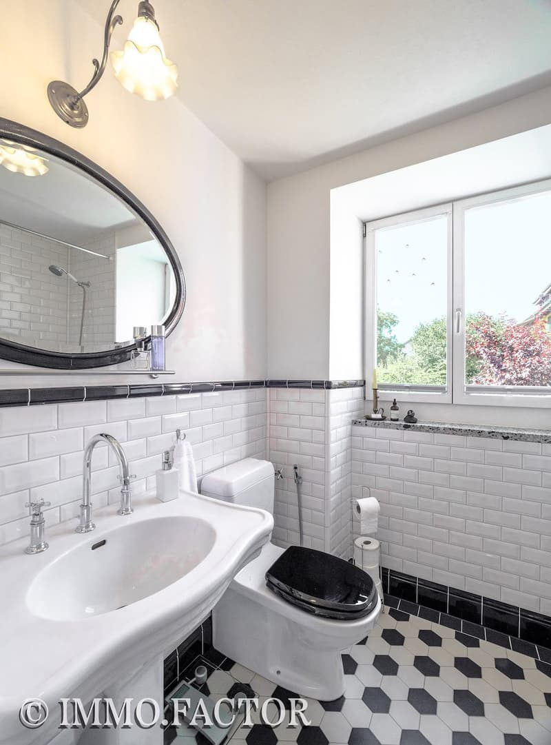 Renovated gem with historic charm π (17)