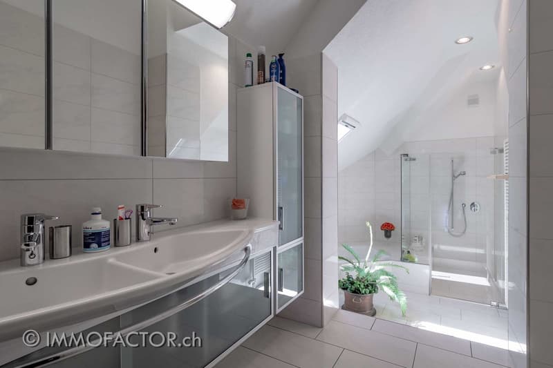 Charming home with old building charm, plenty of space & sun balcony 💕 (14)