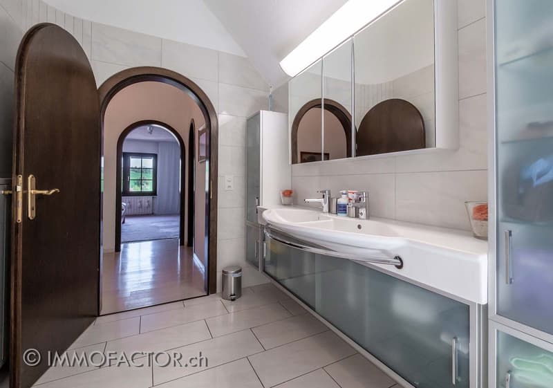 Charming home with old building charm, plenty of space & sun balcony 💕 (13)
