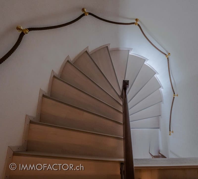 Charming home with old building charm, plenty of space & sun balcony 💕 (8)