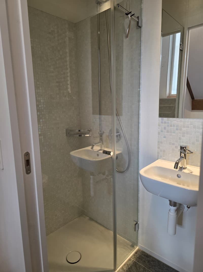 Charming 5.5-room row house in a quiet yet central location in Ennenda (16)