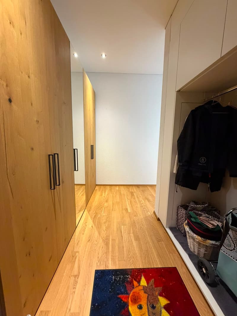 Appartamento moderno 2.5 locali con panorama montano a Glarus (7)
