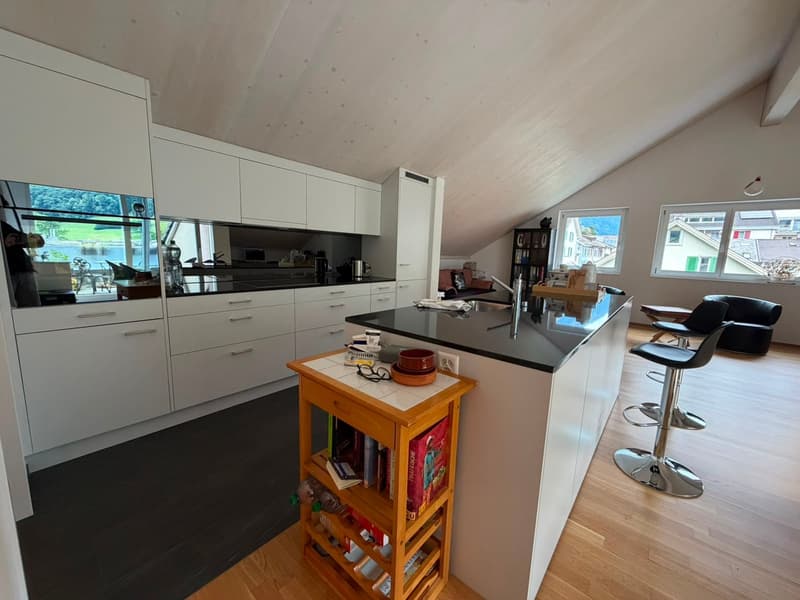 Appartamento moderno 2.5 locali con panorama montano a Glarus (4)