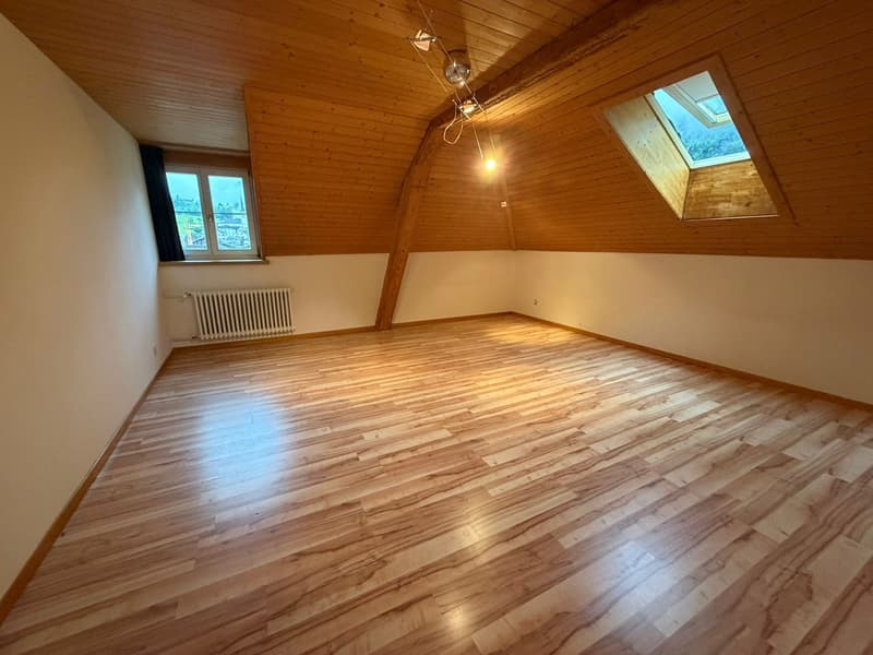 Spacious 4.5-room maisonette apartment in Glarus Süd – available immediately! (11)