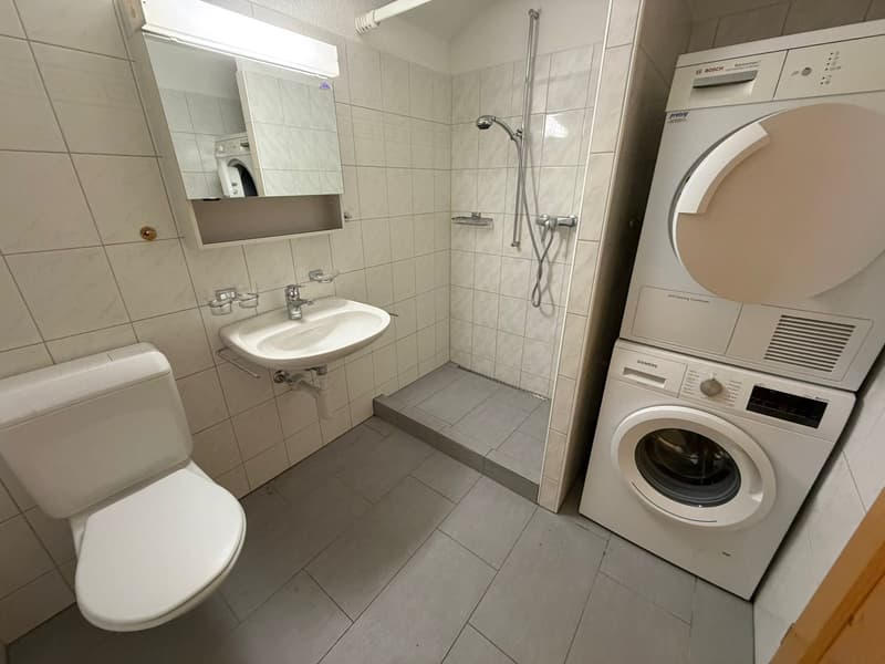 Spacious 4.5-room maisonette apartment in Glarus Süd – available immediately! (5)