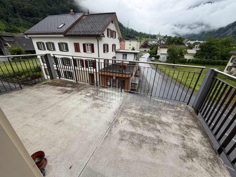 Spacious 4.5-room maisonette apartment in Glarus Süd – available immediately! (7)
