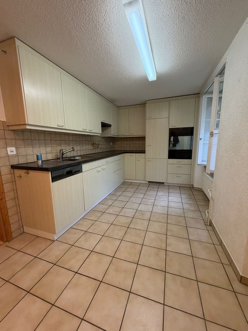 Spacious 4.5-room maisonette apartment in Glarus Süd – available immediately! (3)