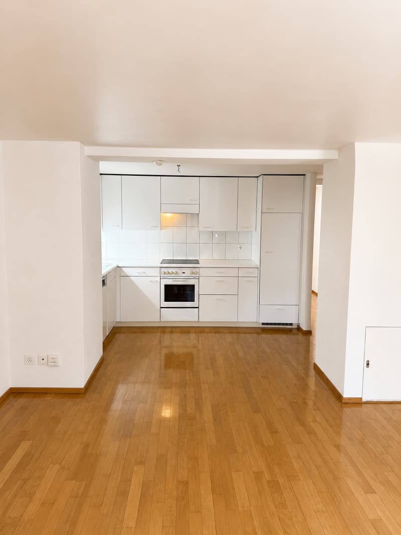 Affascinante appartamento di 3 locali con balcone a Glarus – disponibile immediatamente! (4)