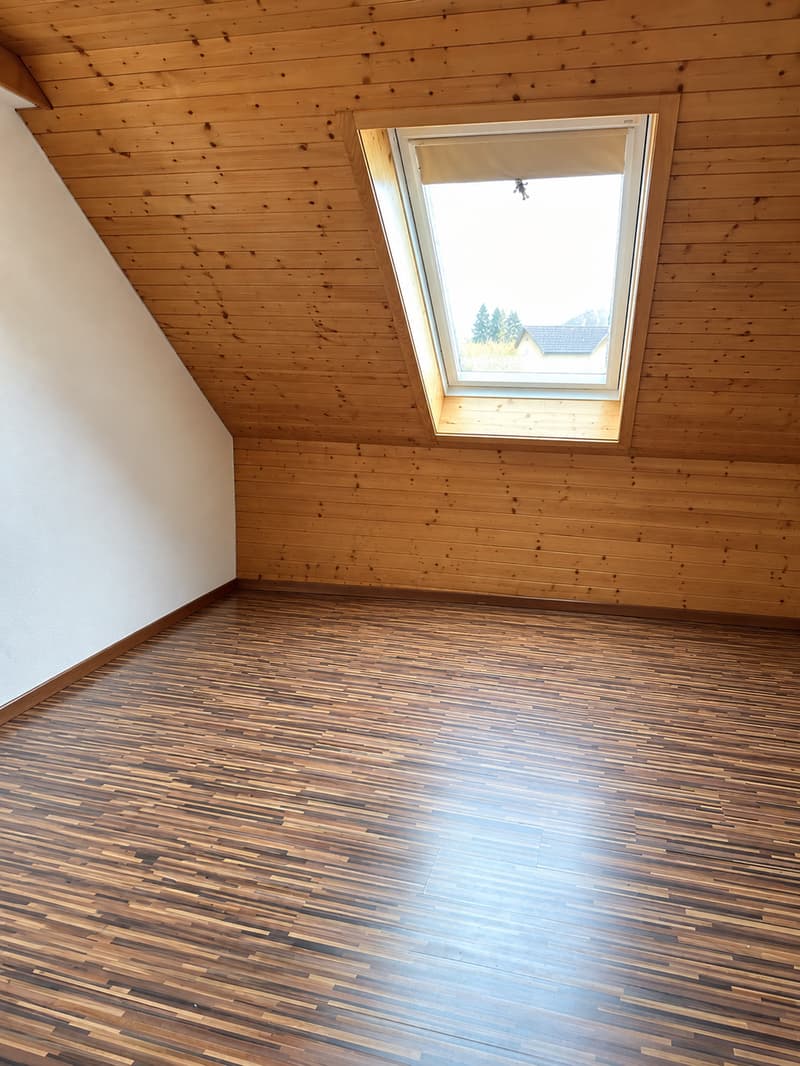 Gemütliche 2-Zimmer-Wohnung mit Bergblick in Ennenda (3)
