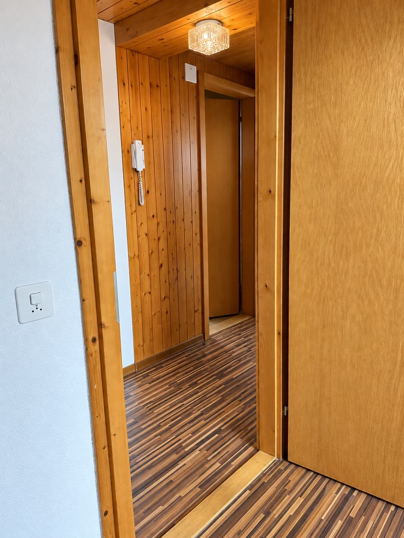Gemütliche 2-Zimmer-Wohnung mit Bergblick in Ennenda (6)