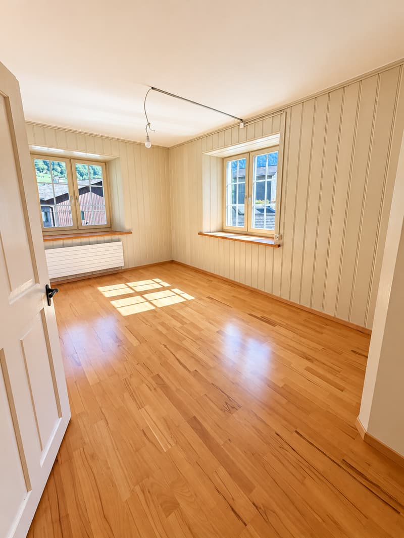 Geräumige 8-Zimmer-Maisonette-Wohnung in Ennenda – sofort verfügbar! (14)