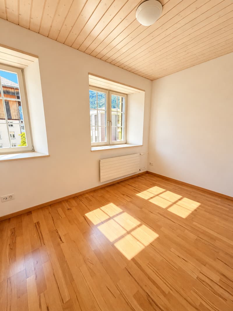 Geräumige 8-Zimmer-Maisonette-Wohnung in Ennenda – sofort verfügbar! (13)