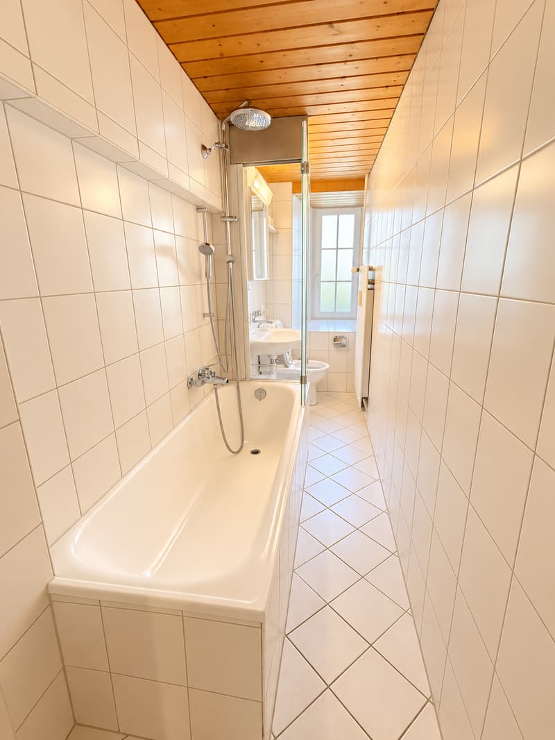 Charmante 4-Zimmer-Altbauwohnung in Ennenda – sofort verfügbar (8)