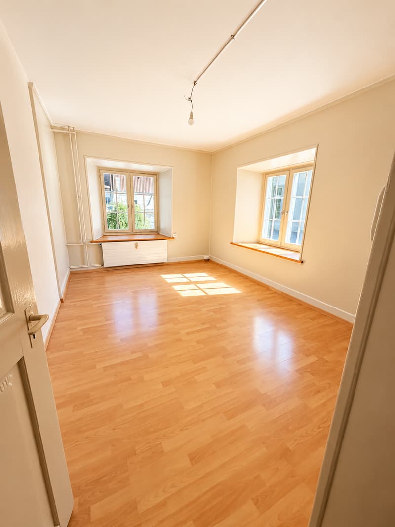 Charmante 4-Zimmer-Altbauwohnung in Ennenda – sofort verfügbar (9)