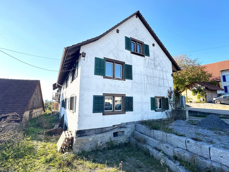 Part of a house (formerly a farmhouse), in raw construction, building permit for complete renovation available (3)