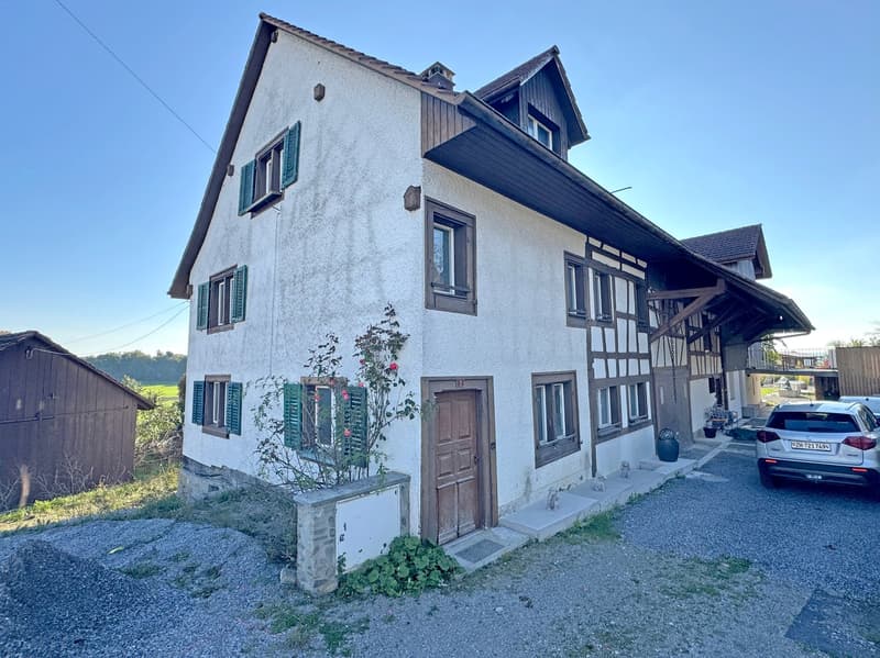 Part of a house (formerly a farmhouse), in raw construction, building permit for complete renovation available (1)